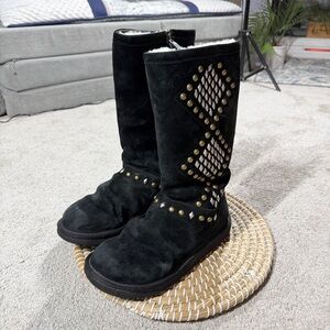 UGG Avondale Talk Gold Silver Studded Suede Boots Sheepskin Lined in Black 9